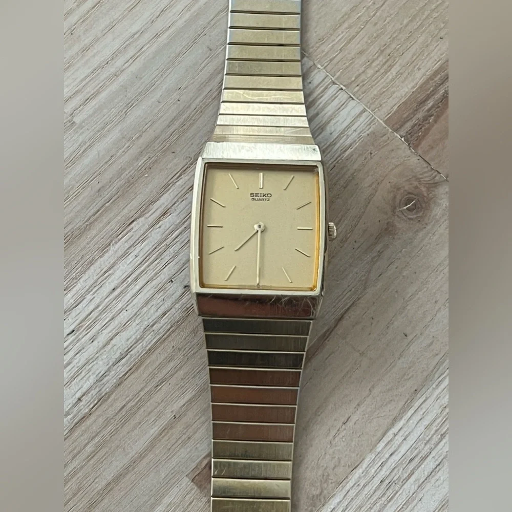 Seiko Men’s Vintage Watch Gold-Tone Rectangular Dial Adjustable Bracelet